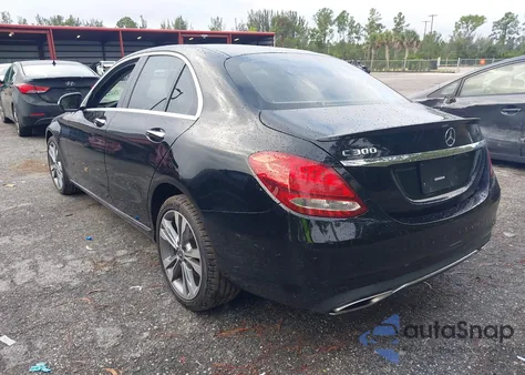 2017 Mercedes-Benz C 300 из США, поврежденный, VIN 55SWF4JB6HU222330